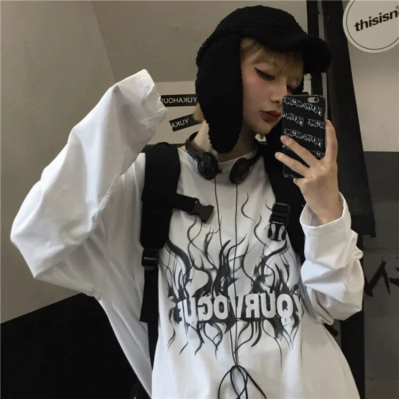 T Shirt for Men Autumn Streetwear Hong Kong Style Men's Clothing Long Sleeve T-Shirt Y2k Vintage Graphic Anime Harajuku Men Tops